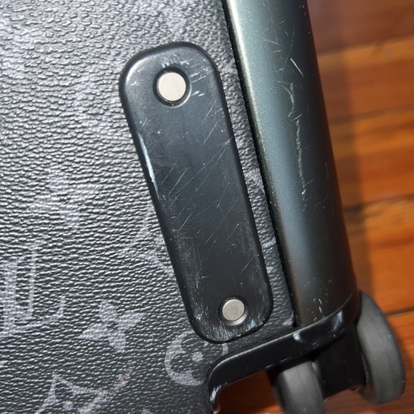 SOLD - AUTHENTIC LOUIS VUITTON
Horizon 55 travel bag - Picture 6 of 15